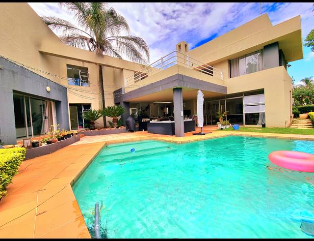 4 BEDROOM FREEHOLD RENTED IN BENMORE GARDENS